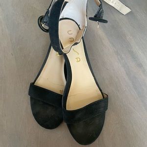 Unisa Black Faux Soft Suede Sandals 7.5
